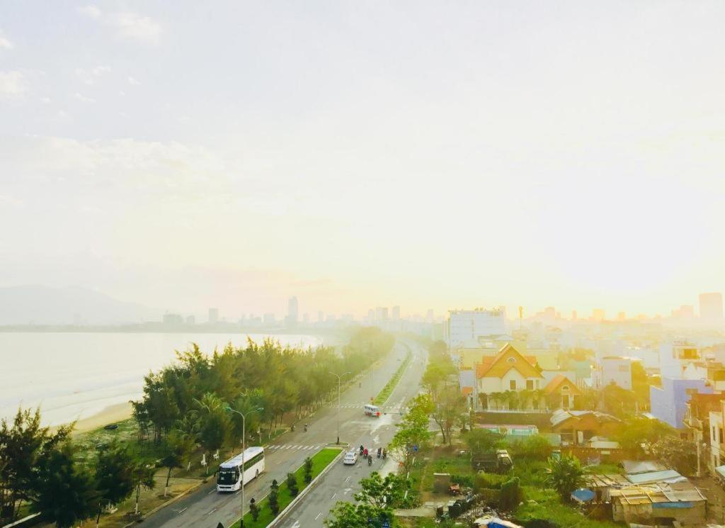 Whale Ocean View Hotel Da Nang Buitenkant foto
