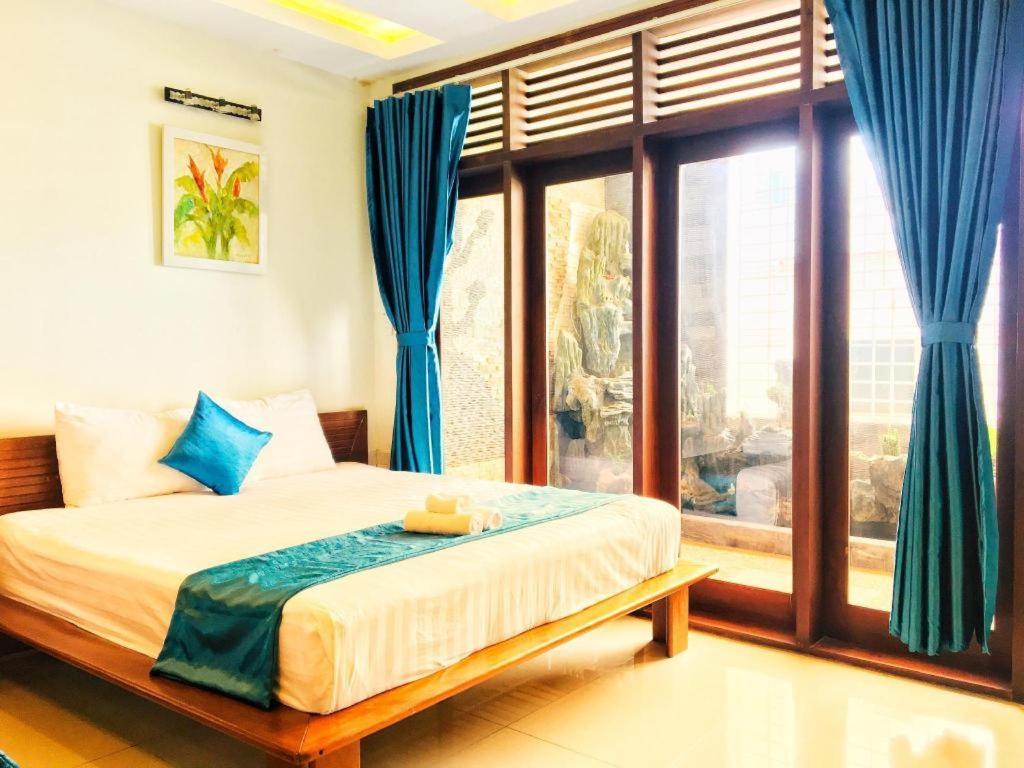 Whale Ocean View Hotel Da Nang Buitenkant foto