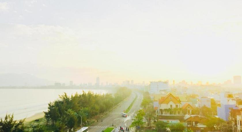 Whale Ocean View Hotel Da Nang Buitenkant foto