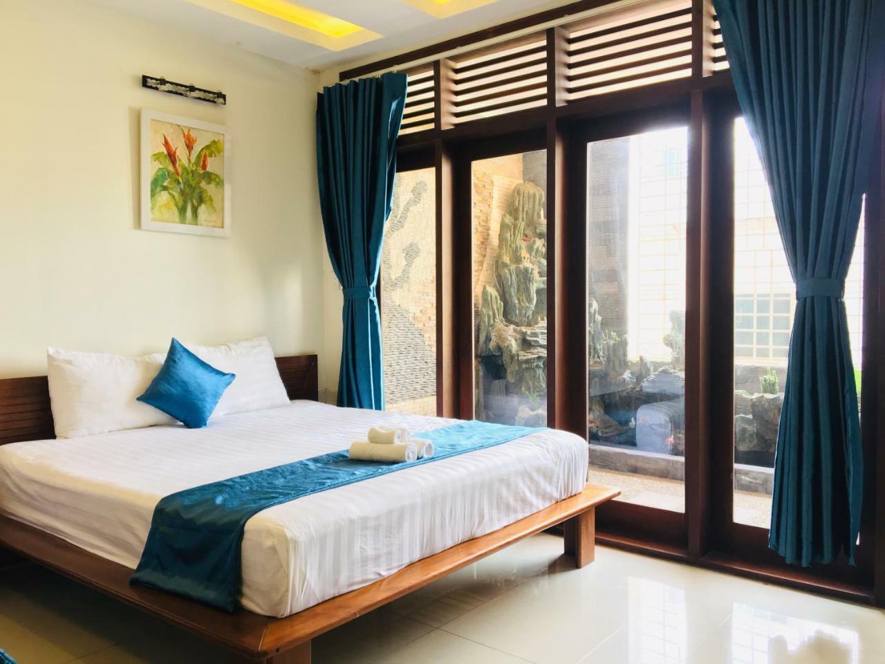 Whale Ocean View Hotel Da Nang Buitenkant foto